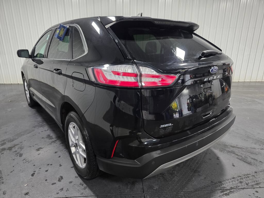 Used 2024 Ford Edge SEL w/ Convenience Package AWD/4WD image 3