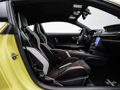 Used 2021 Ford Mustang Shelby GT500 w/ Carbon Fiber Track Pack image 46