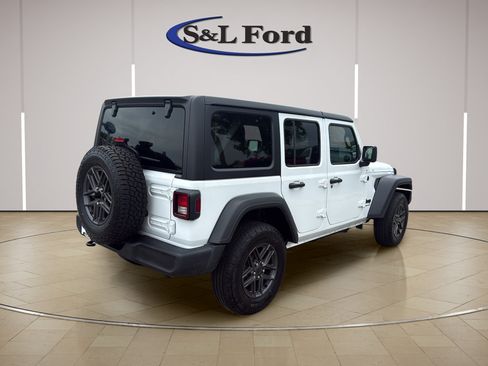 Used 2025 Jeep Wrangler Unlimited Sport AWD/4WD image 7