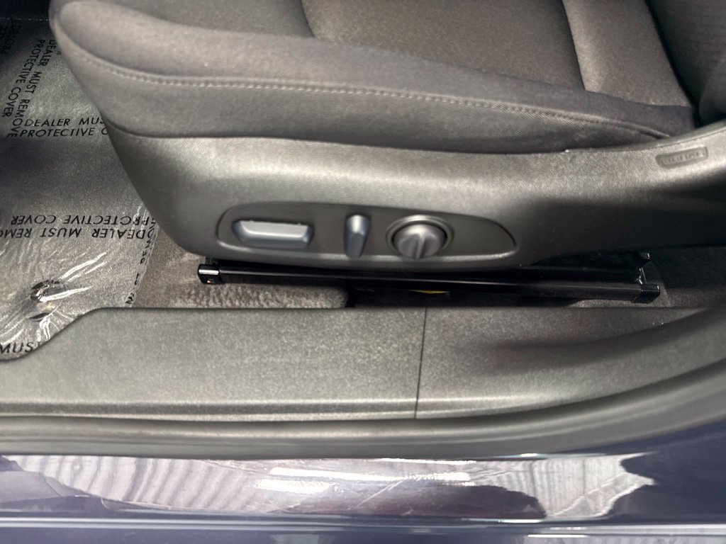 Used 2025 Chevrolet Malibu LT FWD image 22