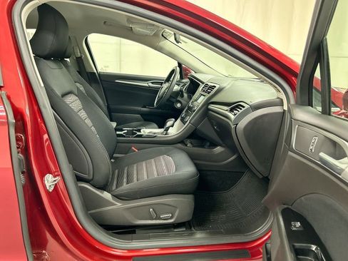 Used 2016 Ford Fusion SE image 22