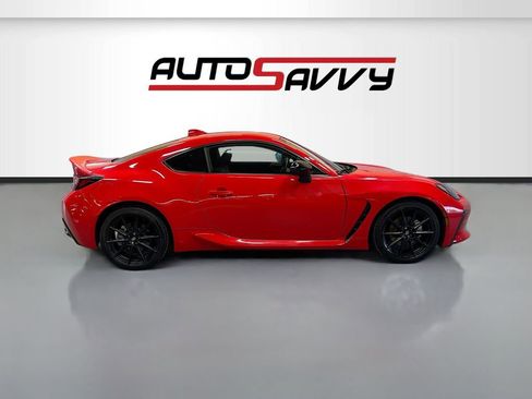 Used 2022 Toyota GR86 Premium RWD image 8