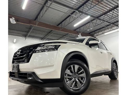 Used 2022 Nissan Pathfinder SV w/ SV Black Package FWD image 1