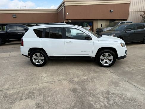 Used 2016 Jeep Compass Sport w/ Power Value Group image 4