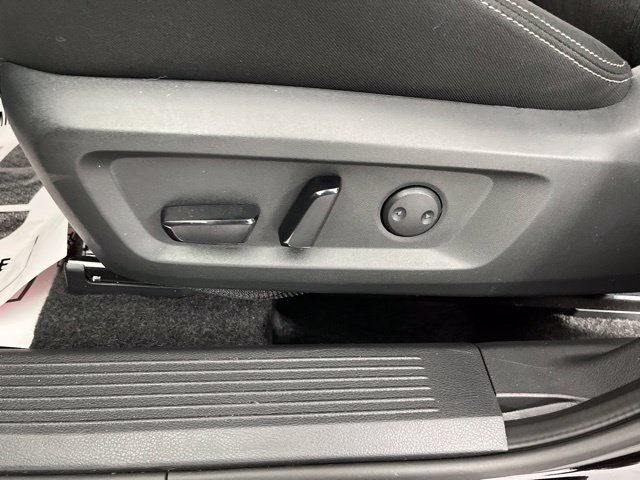 Certified 2026 Nissan Rogue SV FWD image 32