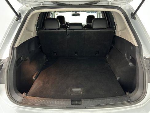 Used 2019 Volkswagen Tiguan SE image 31