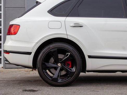 Used 2019 Bentley Bentayga image 6