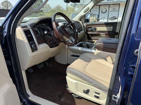 Used 2018 RAM 2500 Laramie w/ Snow Chief Group AWD/4WD image 11