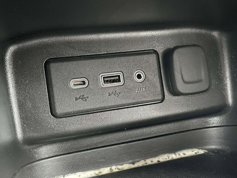 Used 2023 Chevrolet Equinox LT image 11