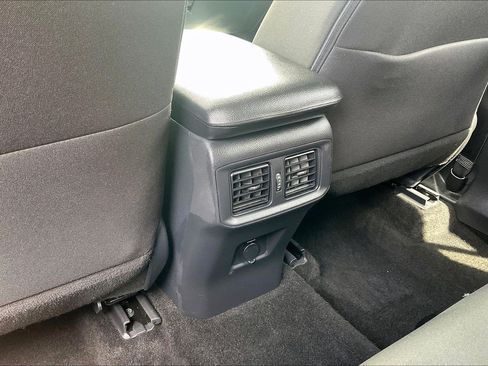 Used 2025 Toyota RAV4 LE AWD/4WD image 39