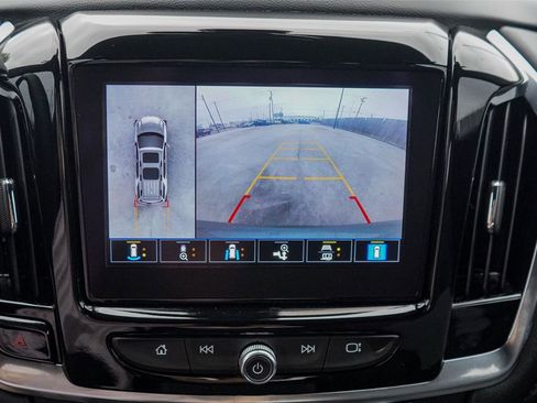 Used 2023 Chevrolet Traverse LT w/ Rear Camera Mirror Package AWD/4WD image 12