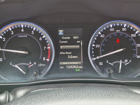 Used 2017 Toyota Highlander SE AWD/4WD image 34