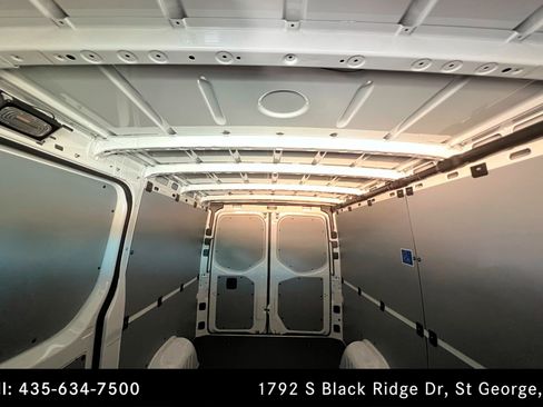 Used 2025 Mercedes-Benz Sprinter 2500 image 20