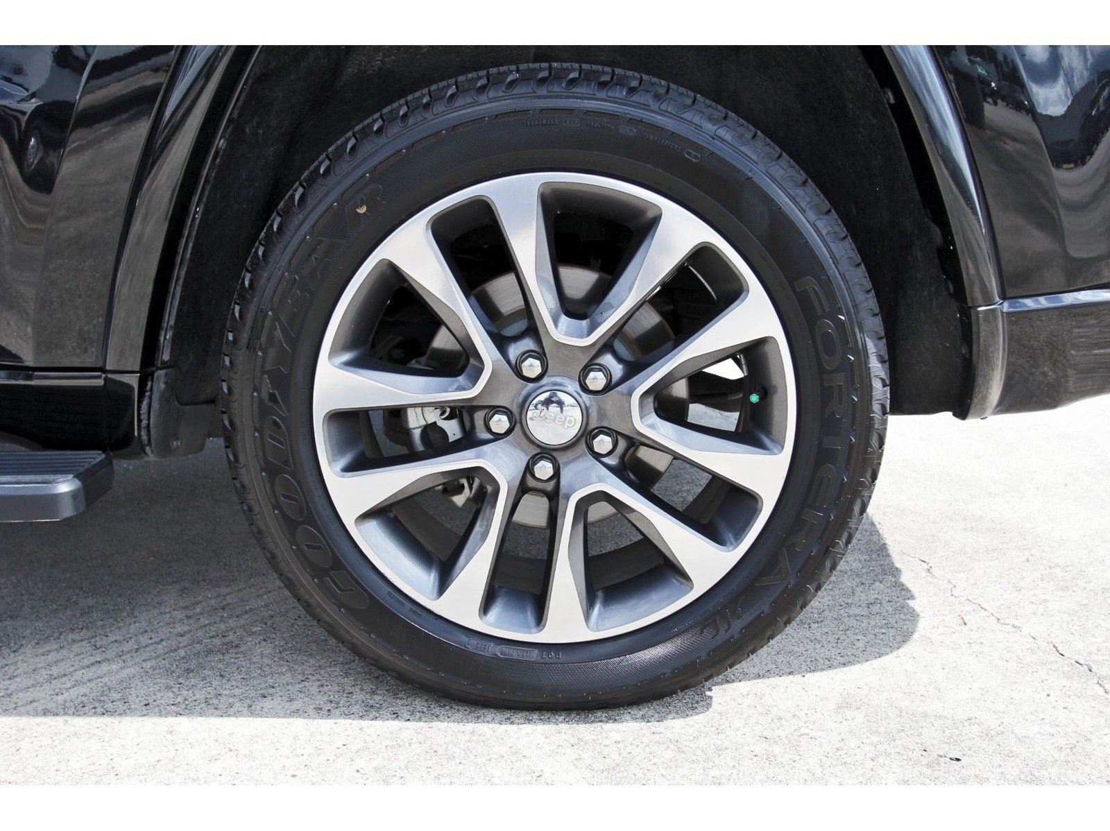 Used 2017 Jeep Grand Cherokee Overland RWD image 19