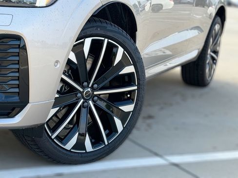 New 2026 Volvo XC60 T8 Ultra w/ Protection Package Premier AWD/4WD image 7