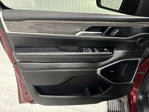 Used 2022 Jeep Wagoneer Series III w/ Premium Group I RWD image 23
