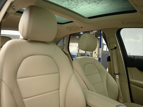 Used 2020 Mercedes-Benz GLC 300 4MATIC image 29