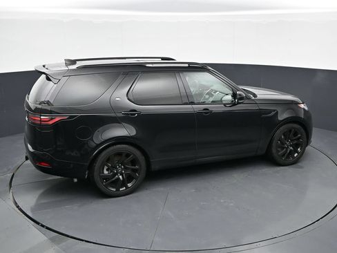 Used 2024 Land Rover Discovery Dynamic SE AWD/4WD image 29
