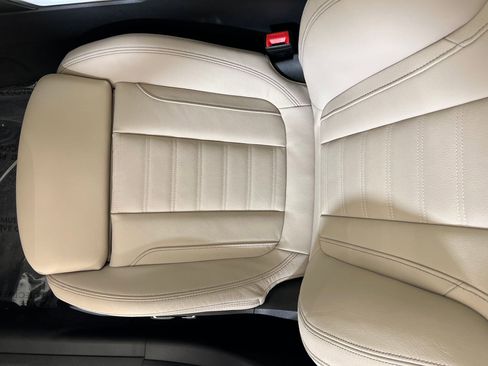 Used 2025 BMW 330i xDrive Sedan w/ Convenience Package AWD/4WD image 12