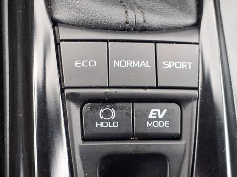 Used 2025 Toyota Camry LE FWD image 11