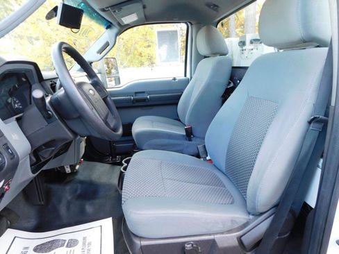 Used 2011 Ford F550 2WD Regular Cab Super Duty w/ PWR Equipment Group image 9