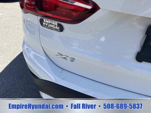 Used 2022 BMW X1 xDrive28i w/ Convenience Package AWD/4WD image 5