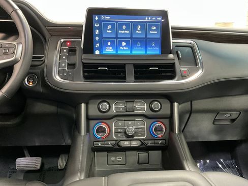 Used 2022 Chevrolet Suburban LT w/ Luxury Package AWD/4WD image 7