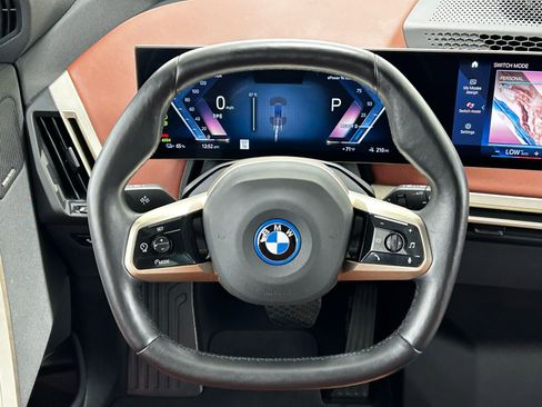 Used 2023 BMW iX xDrive50 w/ Premium Package AWD/4WD image 12