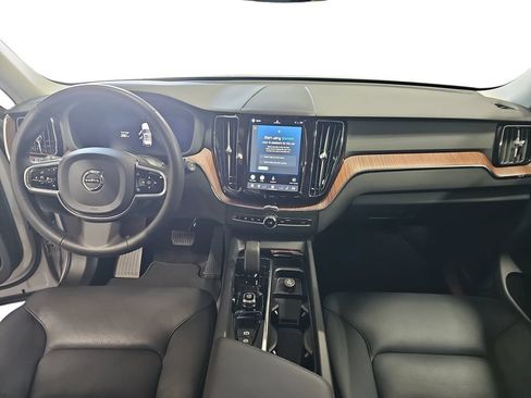 Used 2023 Volvo XC60 B5 Plus w/ Climate Package AWD/4WD image 9