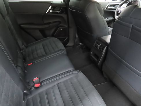 New 2026 Mitsubishi Outlander LE FWD image 24