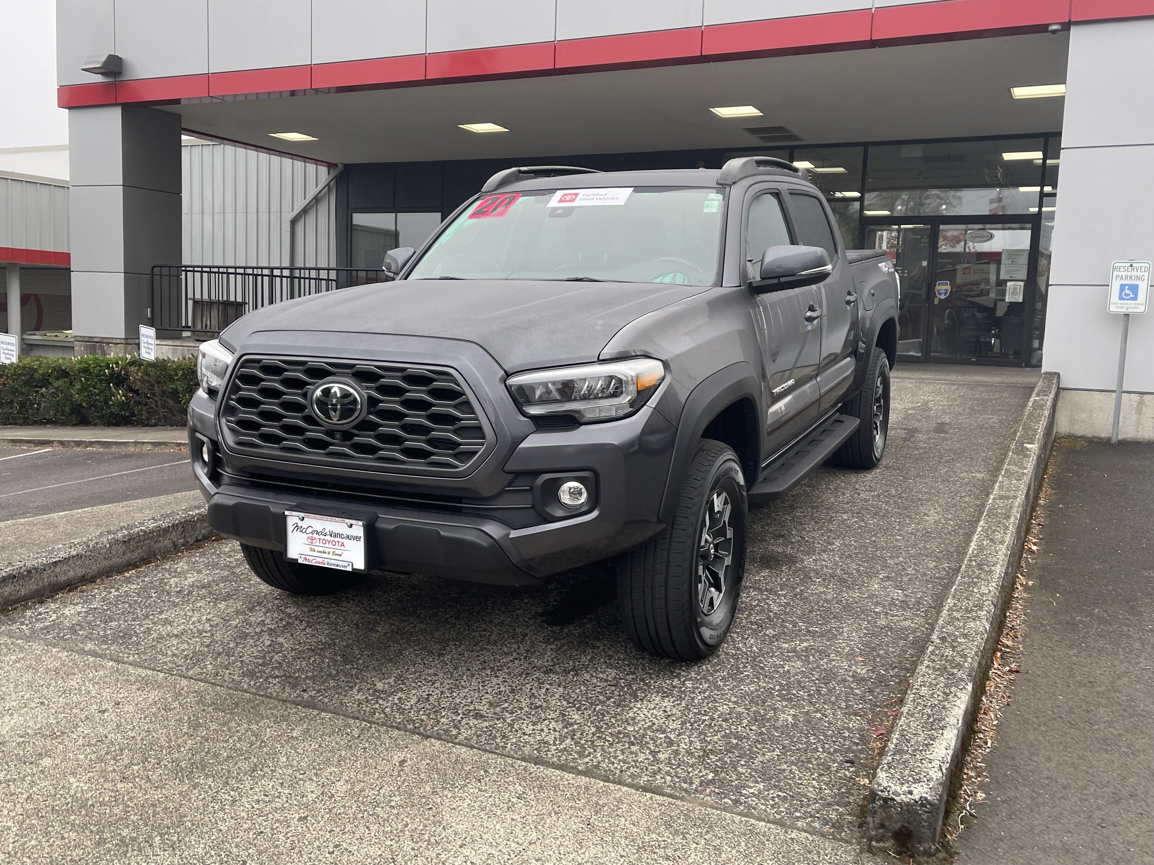 Certified 2020 Toyota Tacoma TRD Off-Road w/ TRD Premium Off Road Package AWD/4WD image 3