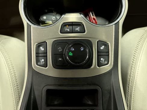 Used 2022 GMC Terrain Denali w/ Denali Premium Package AWD/4WD image 32