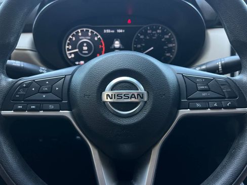 Used 2021 Nissan Versa SV FWD image 23