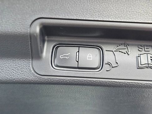 Used 2022 Ford Explorer XLT w/ Equipment Group 202A image 34