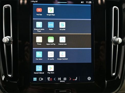 Used 2023 Volvo XC40 B5 Ultimate w/ Protection Package Premier image 18