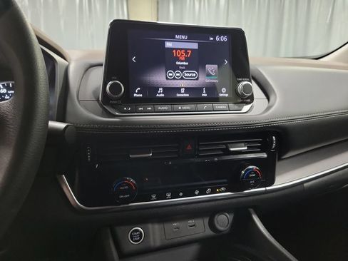 Used 2021 Nissan Rogue SV FWD image 14