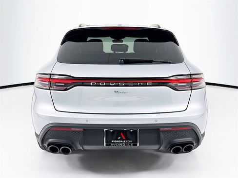 Certified 2025 Porsche Macan image 10