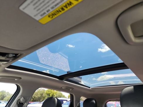Certified 2023 Kia Sorento S w/ Panoramic Sunroof Package FWD image 26