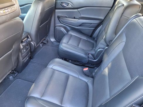 Used 2018 GMC Acadia SLT AWD/4WD image 18