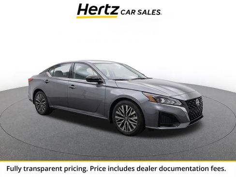 Used 2025 Nissan Altima 2.5 SV FWD image 1