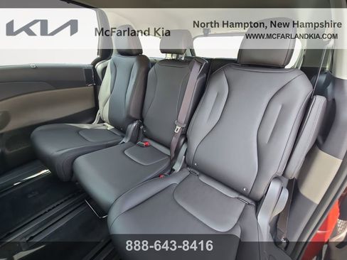 New 2026 Kia Carnival EX image 14