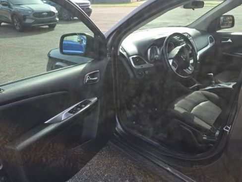 Used 2018 Dodge Journey SE w/ Popular Equipment Group FWD image 11