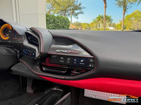 Used 2023 Ferrari SF90 Spider image 32