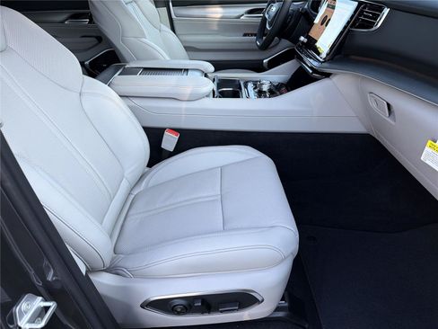 New 2026 Jeep Grand Wagoneer Limited AWD/4WD image 13