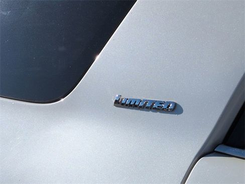 Used 2015 Toyota 4Runner SR5 image 12