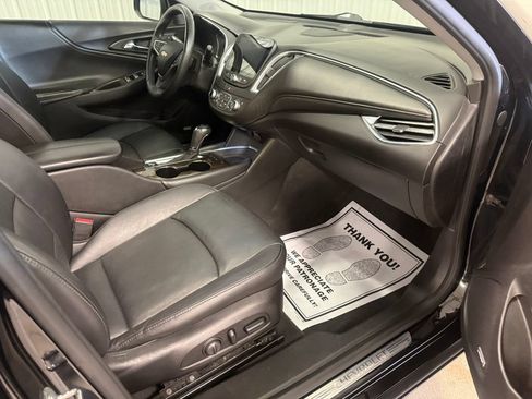 Used 2018 Chevrolet Malibu Premier w/ Premier Sun and Wheel Package FWD image 29