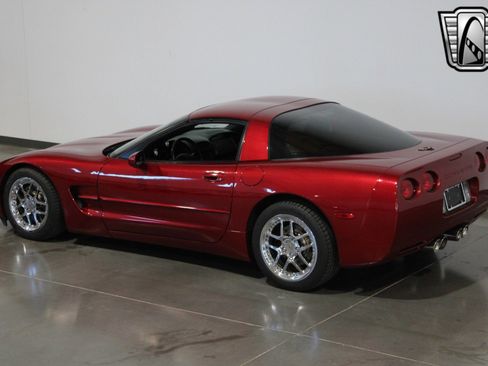 Used 2001 Chevrolet Corvette Coupe w/ Preferred Equipment Group2 image 11
