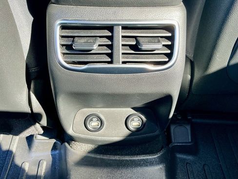 Used 2022 Hyundai Santa Fe SEL image 32