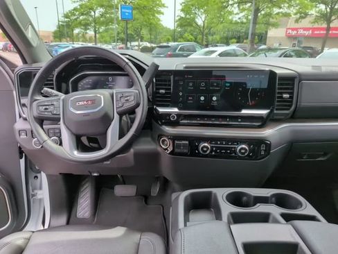 Certified 2025 GMC Sierra 1500 SLT AWD/4WD image 27