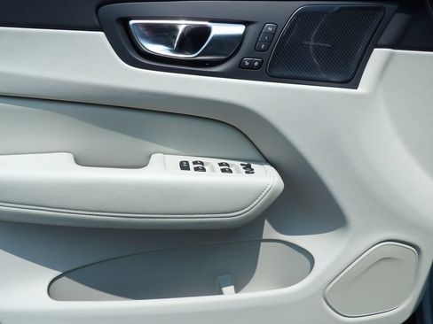 Certified 2025 Volvo XC60 B5 Ultra w/ Protection Package Premier AWD/4WD image 13